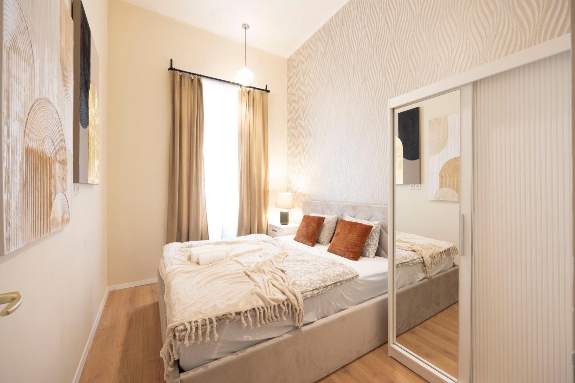 Cozy Boulevard Apartment In The Heart Of Budapest Exteriör bild