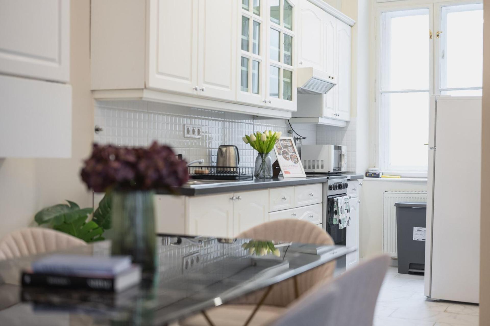 Cozy Boulevard Apartment In The Heart Of Budapest Exteriör bild